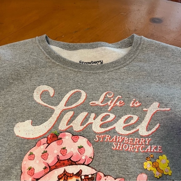 Strawberry Shortcake Women's Life Is Sweet Crewneck Sweatshirt in Gray L Kawaii - Picture 6 of 12